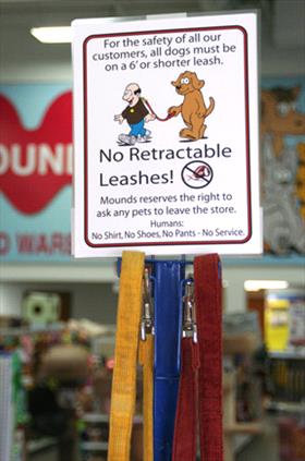  pros and cons of retractable leashes